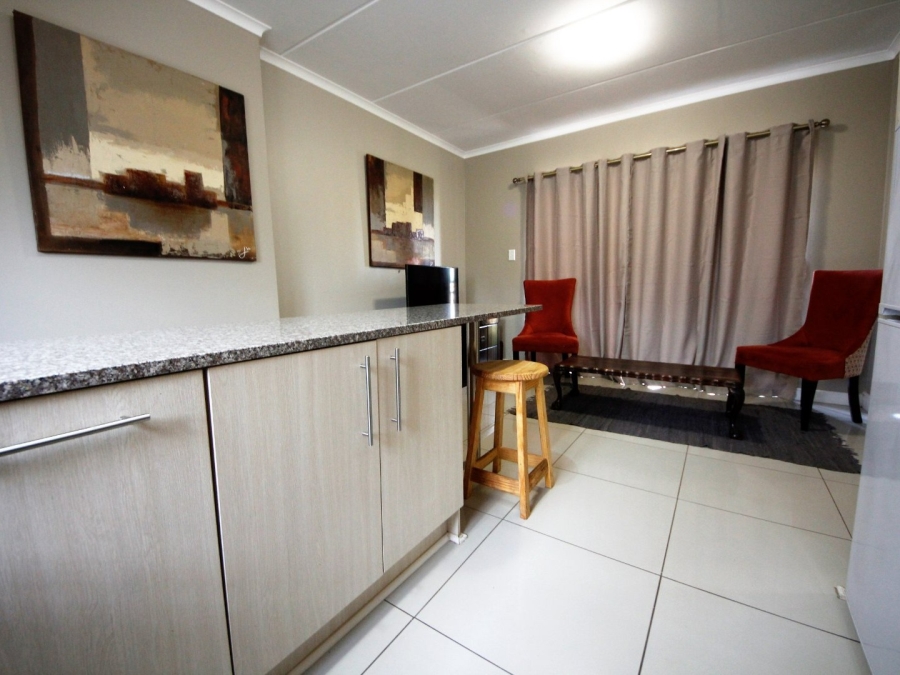 To Let 1 Bedroom Property for Rent in Tuscany Ridge North West